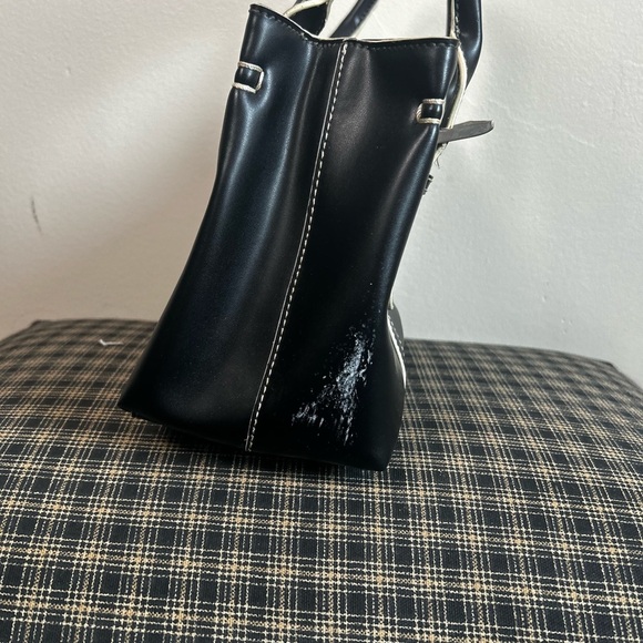 Y2K Black Leather Handbag - Picture 4 of 4